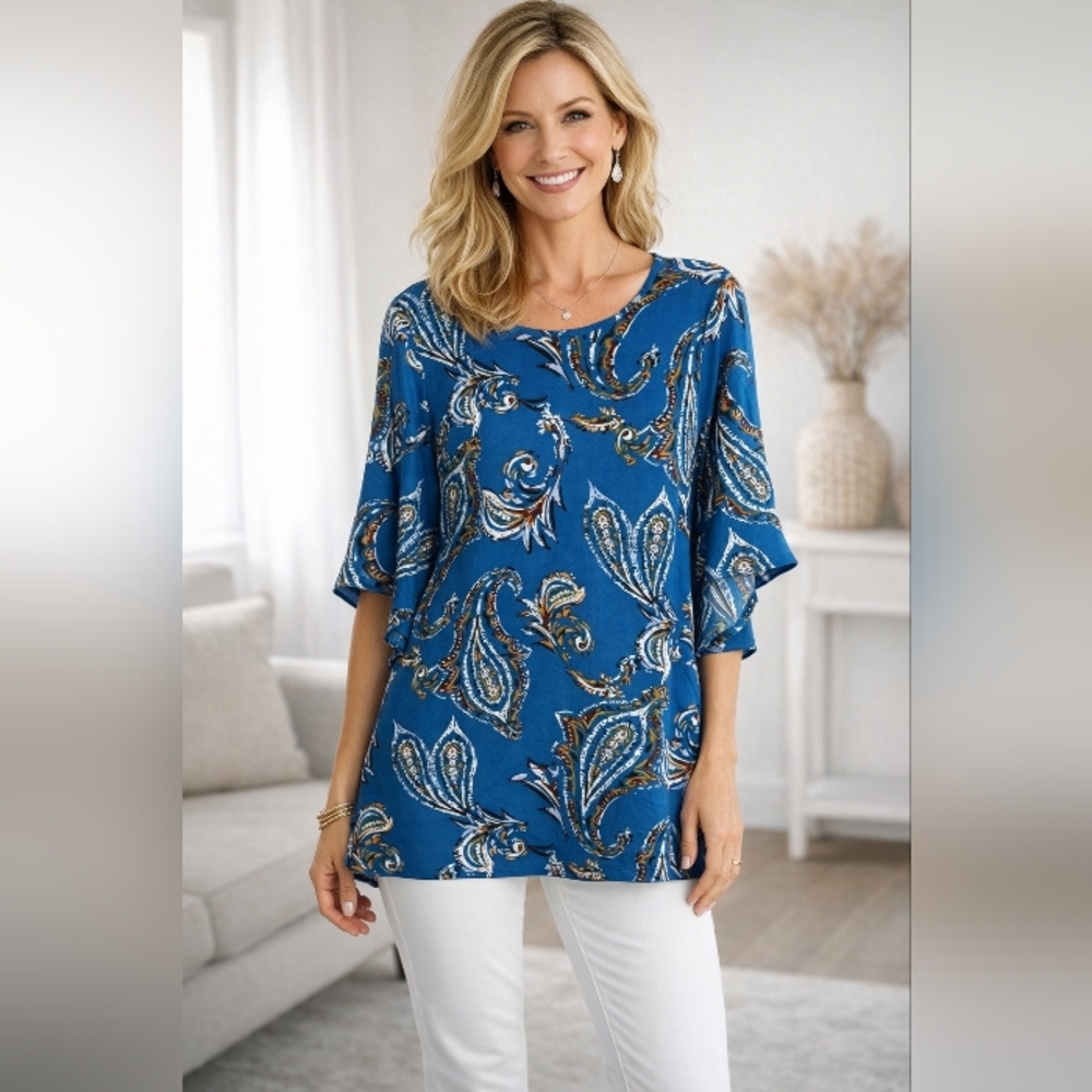 Chico's 0 blue Paisley tunic 3/4 flare/flutter Slvr round neck poly/Spndx